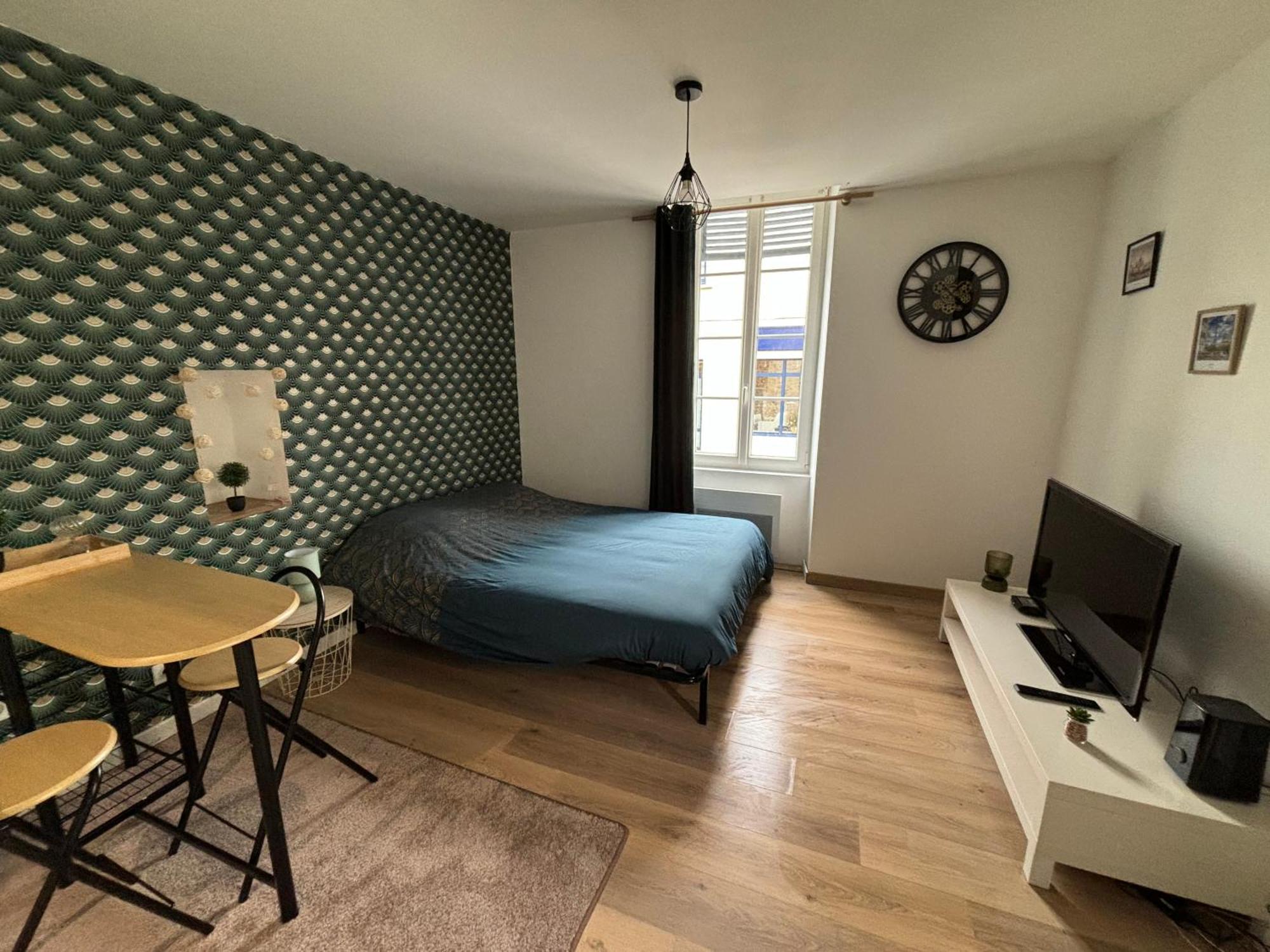 Appartement Moderne Ла Рош-сюр-Йон Екстериор снимка